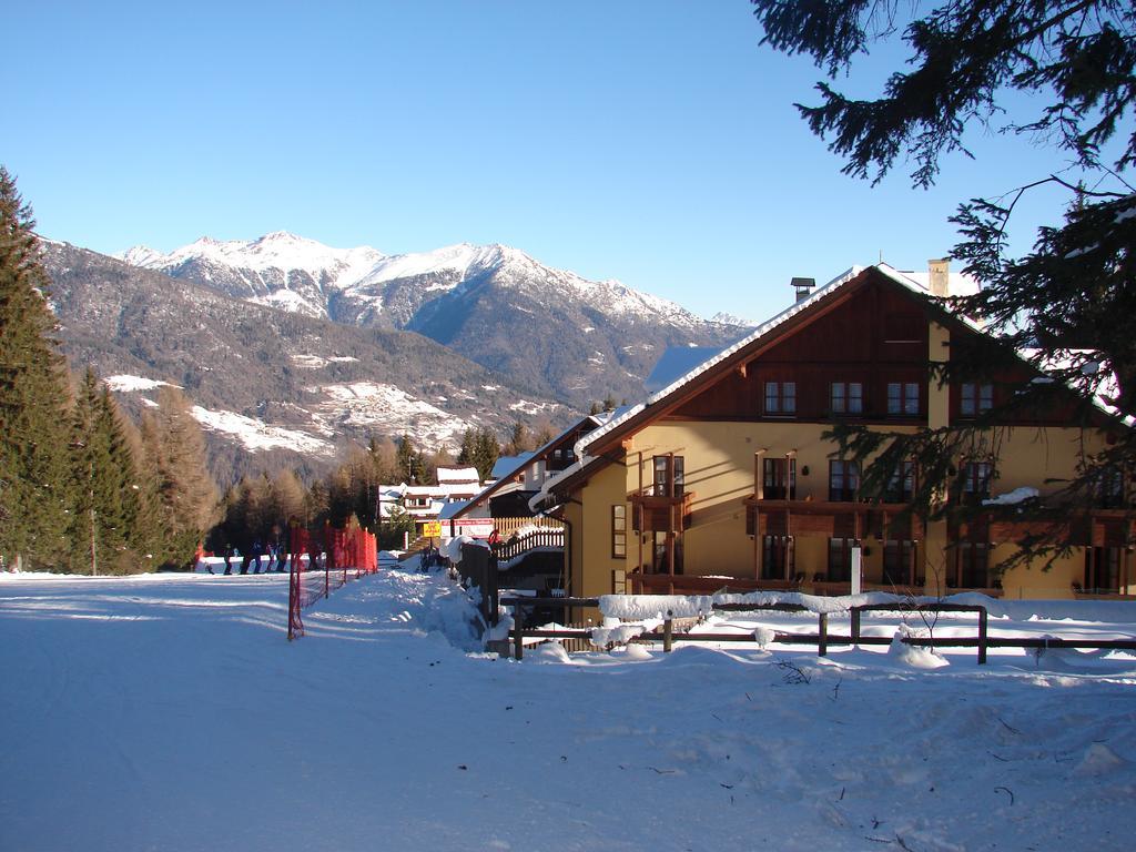 Nevesole Folgarida Resort Aparthotel Bagian luar foto