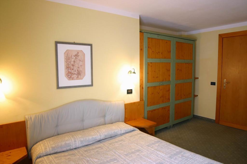 Nevesole Folgarida Resort Aparthotel Bagian luar foto