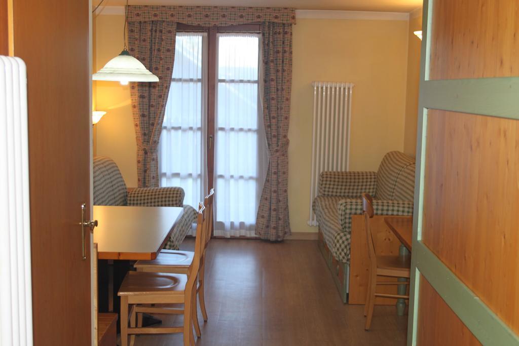 Nevesole Folgarida Resort Aparthotel Bagian luar foto