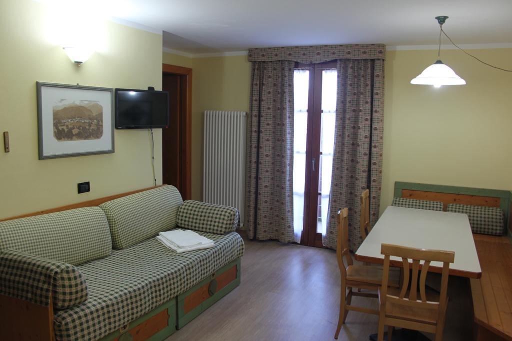 Nevesole Folgarida Resort Aparthotel Bagian luar foto