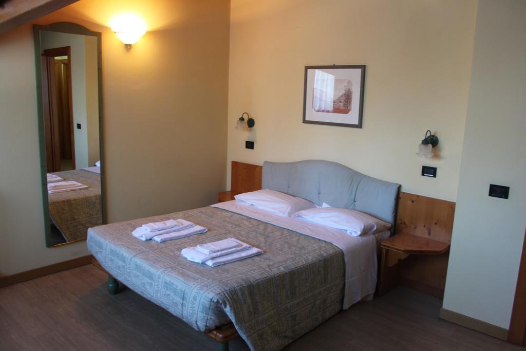 Nevesole Folgarida Resort Aparthotel Bagian luar foto