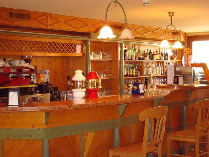 Nevesole Folgarida Resort Aparthotel Bagian luar foto