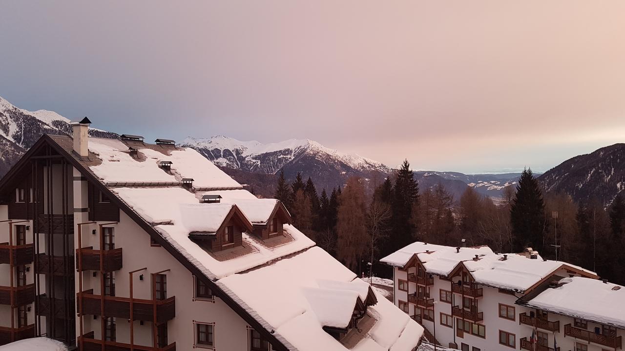 Nevesole Folgarida Resort Aparthotel Bagian luar foto