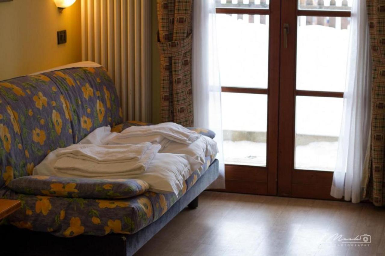 Nevesole Folgarida Resort Aparthotel Bagian luar foto