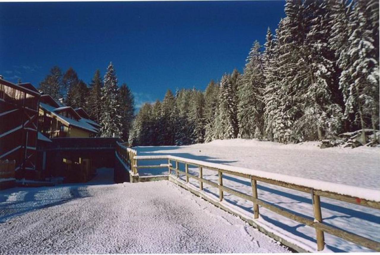 Nevesole Folgarida Resort Aparthotel Bagian luar foto