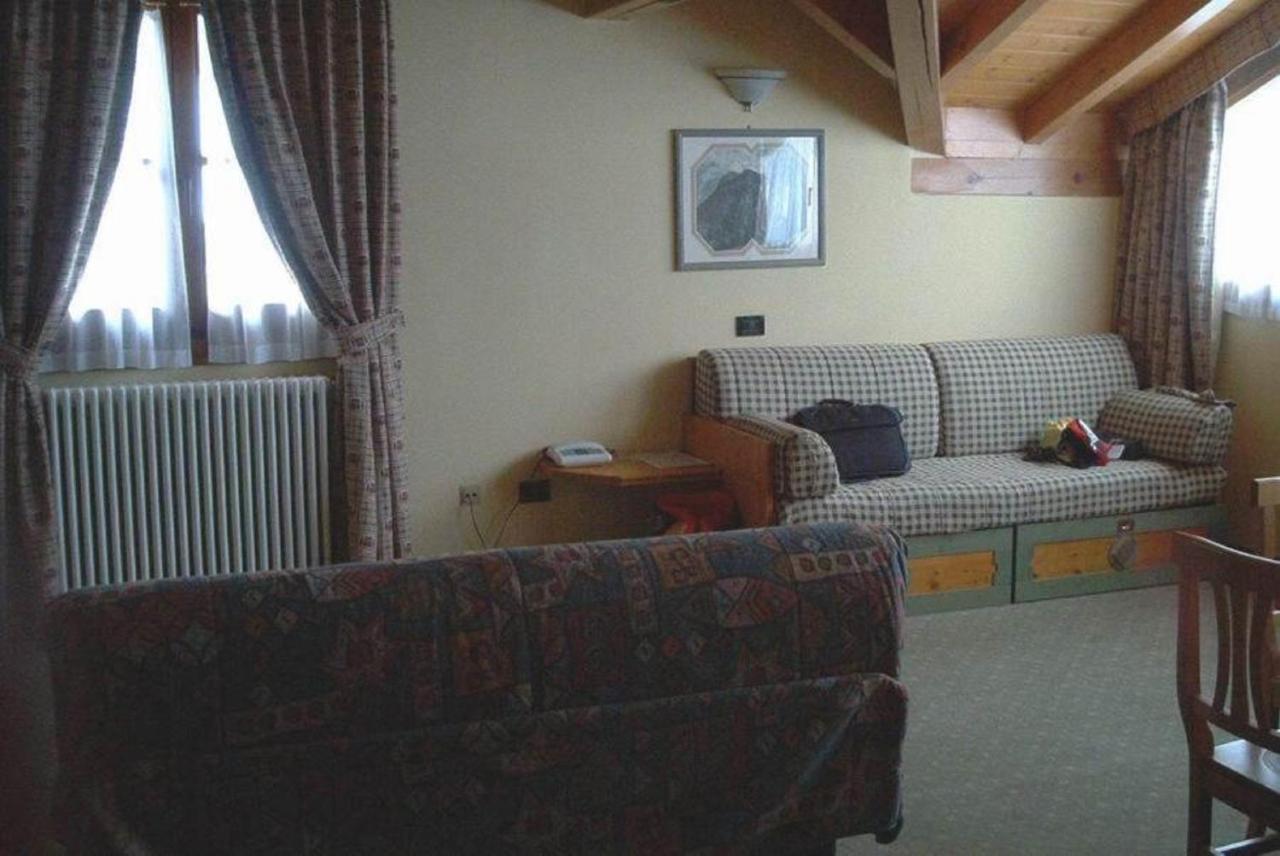 Nevesole Folgarida Resort Aparthotel Bagian luar foto